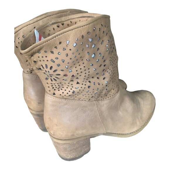 Crown Vintage Perforated Laser Cut Leather Ankle Boots Women's Size 9.5 Western - Picture 4 of 12